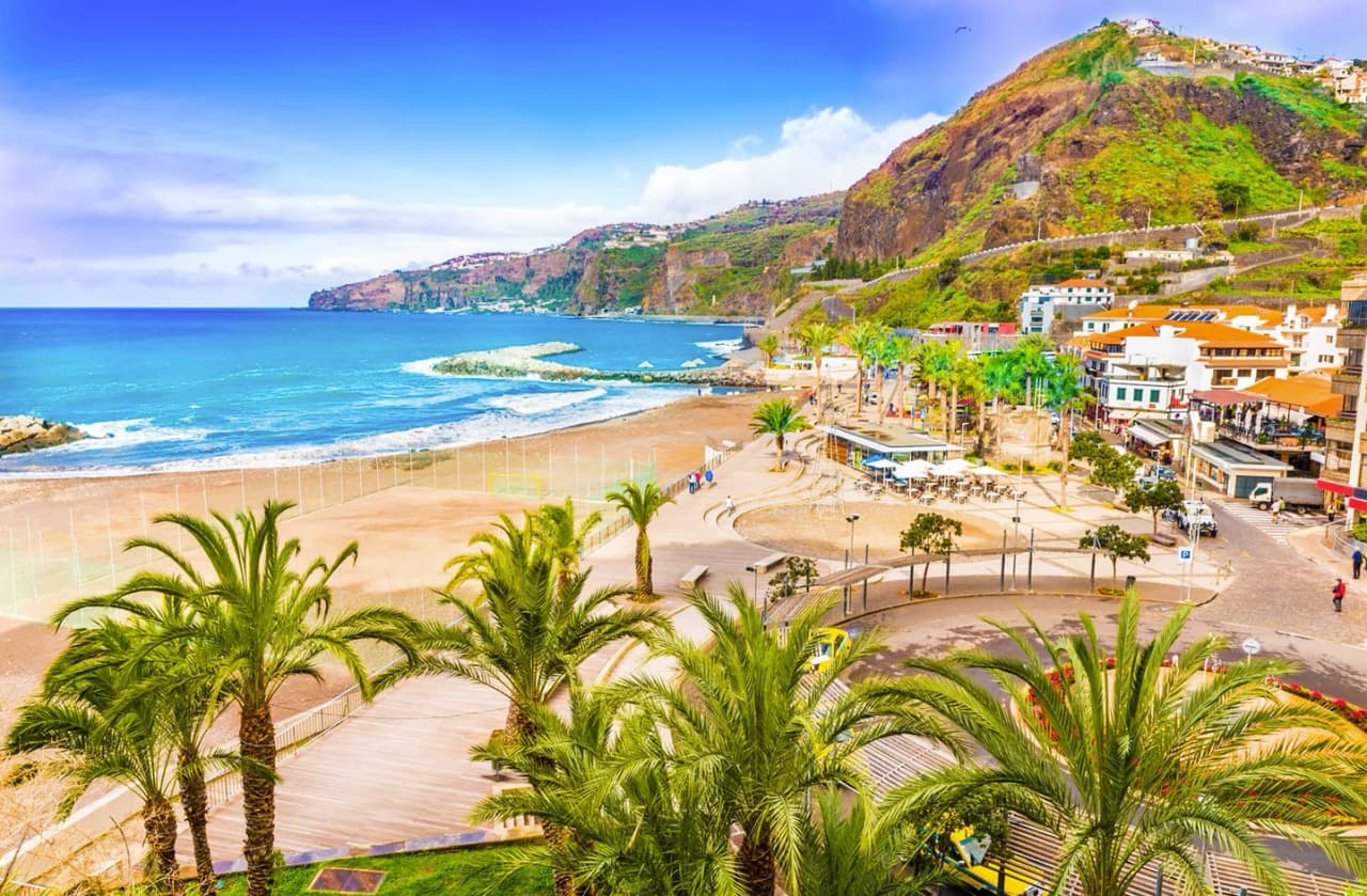 Madeira visiems pirmiausia asocijuojasi su poilsiu ir atsipalaidavimu, tačiau G. Nausėda ten važiuoja dirbti.