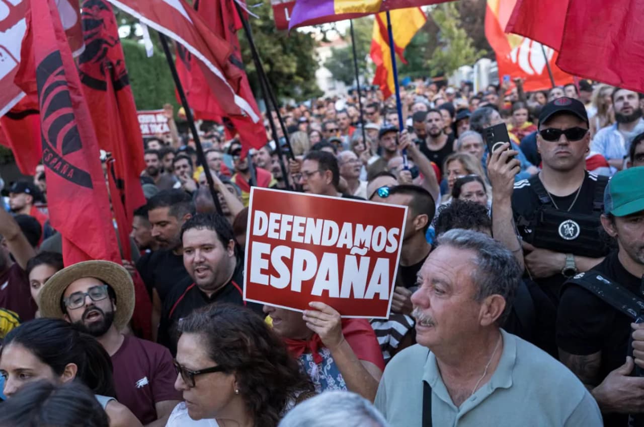 Seutos krizė neslūgsta: 73,5 tūkst. migrantų grįžo į Maroką, Ispanija užtvėrė kelią jūra