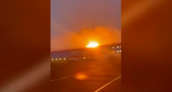Ukrainos dronai per tris dienas smogė „Ozon“ infrastruktūrai šešiuose Rusijos regionuose – akcijos krito beveik 30 proc.