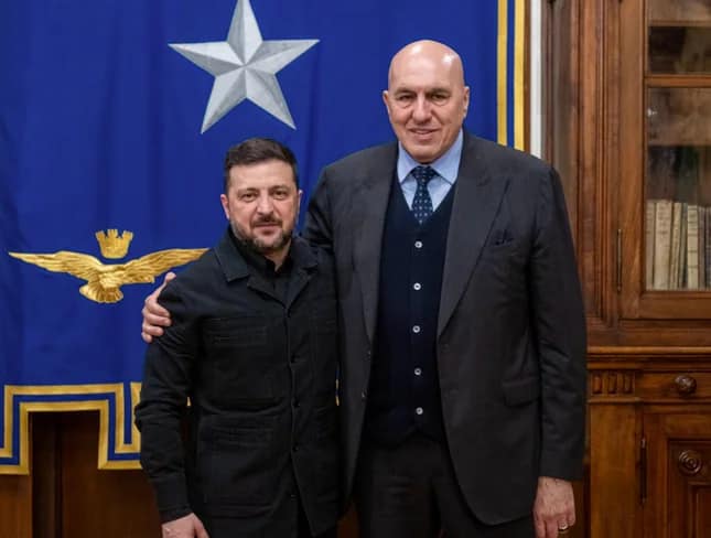 Italijos gynybos ministras Guido Crosetto (dešinėje)