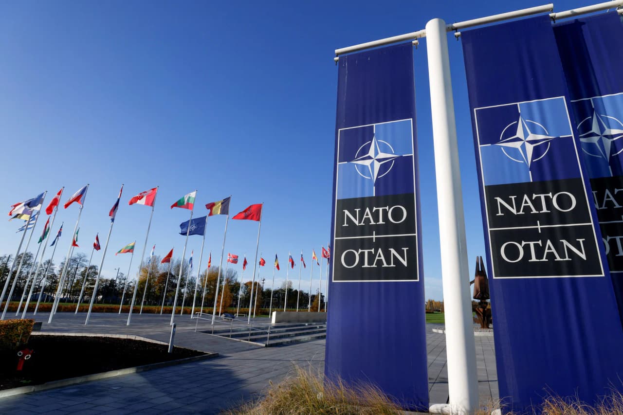 KAM nepaaiškino, kada Lietuva dėl hibridinės atakos kreiptųsi į NATO pagal 5 straipsnį