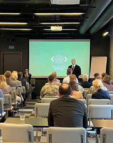 Apie gynybos pratybų spragas KAM pasiūlė klausti organizatorių