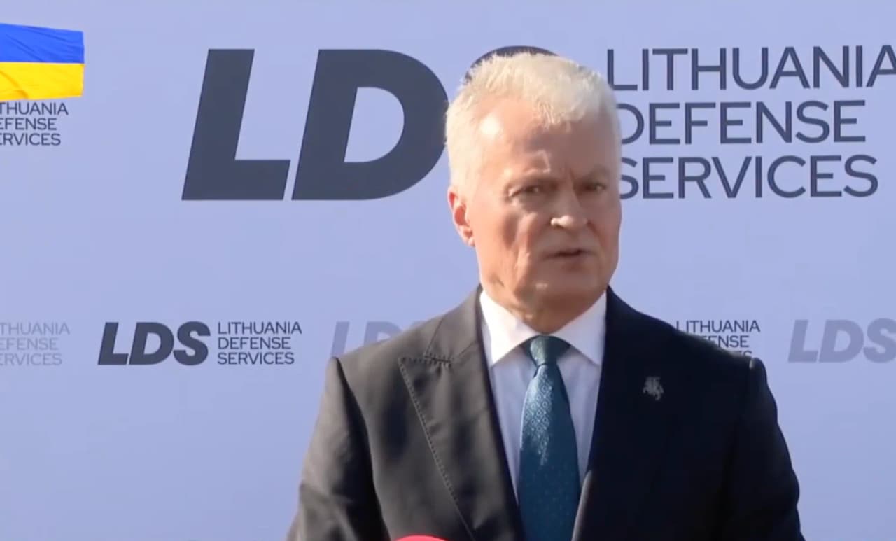 JAV traktuoja Nausėdą kaip labai rimtą ir atsakingą, todėl į Vašingtoną nepakvietė