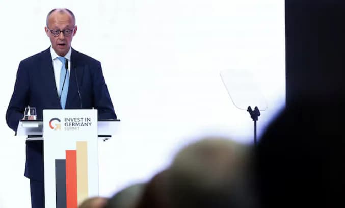 Vokietijos ekonomikos gelbėjimo planas remiasi ginkluote, lustais ir 800 milijardų eurų pažadais