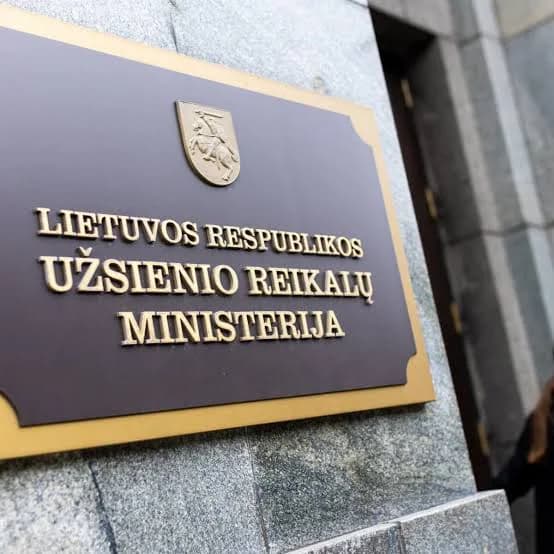 Budrys ragina „negrįžtamai pabaigti pirkti energetinius išteklius iš Rusijos“, tačiau URM neįvardija, ką Lietuva pasiūlė Liuksemburge