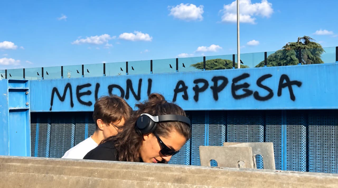 Italijoje reikalaujama pakarti Meloni ir Salvini, tačiau Rusijos atgrasymo ir paramos Ukrainai kaina nemažės