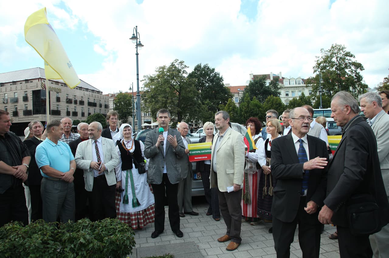 Baltijos keliui atminti. Martyno Ambrazo (ELTA) nuotr. Vilnius, 2012 m. rugpjūčioio 22 d.