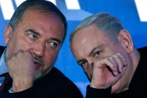 Vėl laimėjęs rinkimus, B. Netanyahu iš karto ėmė grasinti Iranui