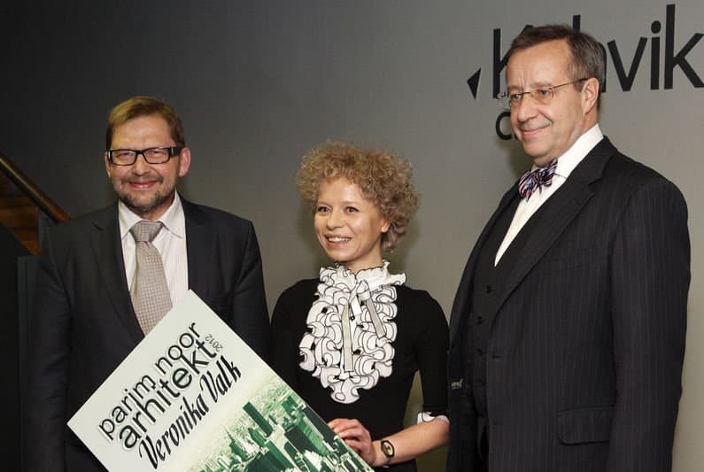 Veronika Valk spindi: jaunojo Estijos architekto apdovanojimą įteikė prezidentas