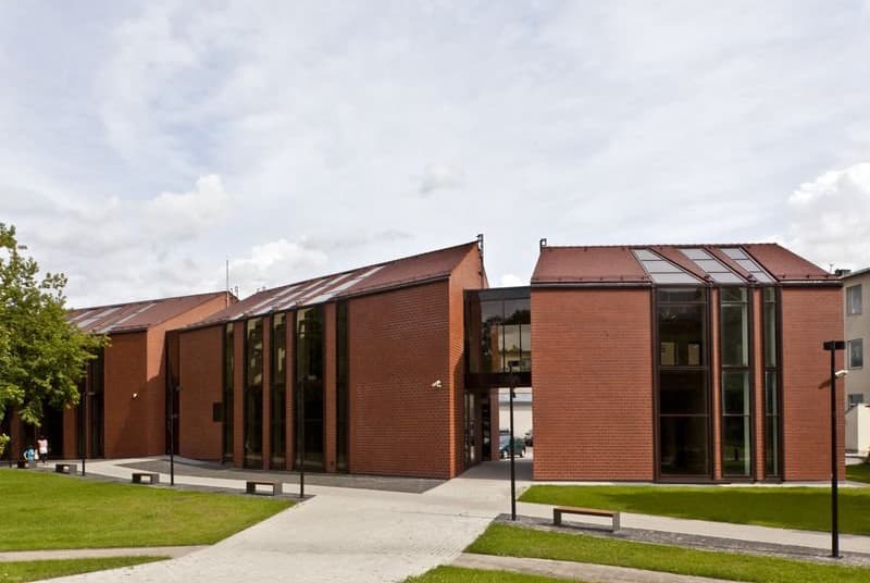 Biblioteka literatūros lopšiui: jautrus žingsnis į trapų Anykščių kontekstą