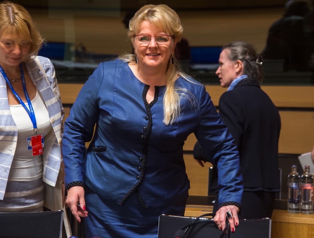 Ministrė Algimanta Pabedinskienė (viduryje)