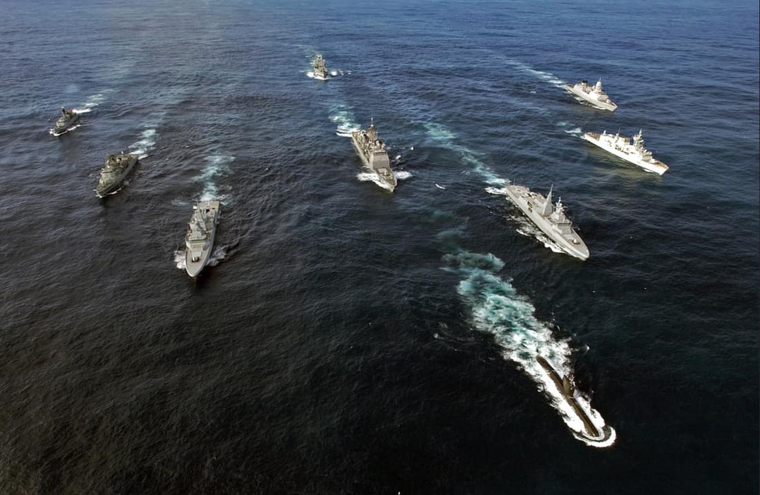 NATO turi galingas ne tik oro ir sausumo pajėgas, bet ir laivyną. Nuotr. wp.com