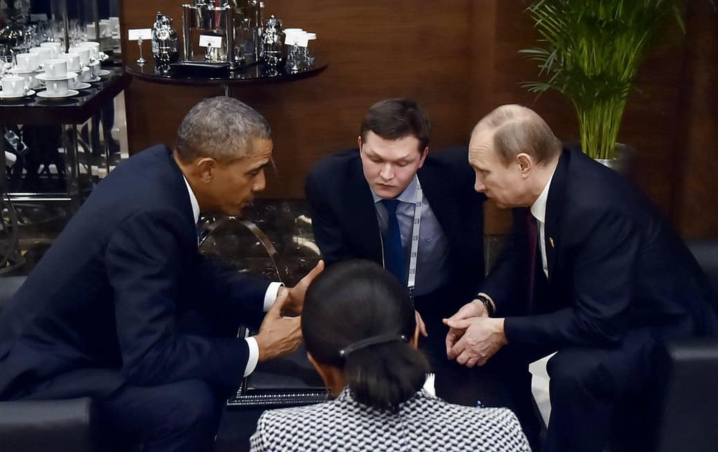 Tegul tai būna sąmokslo teorija, bet susidaro įspūdis, kad realizuojamas kažkoks Putino ir Obamos, kurių tikslai šiandien sutapo, planas (ir tai beje nežada nieko gero Ukrainai). Nuotr. nbcnews.com