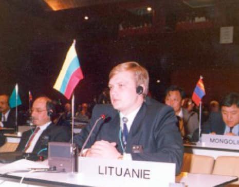 Ministro Pirmininko pavaduotojas Z.Vaišvila Urugvajuje, Punta dėl Este, 60-ojoje Interpolo Generalinės Asamblėjos sesijoje, 1991 lapkričio 4 d. | organizatorių nuotr.