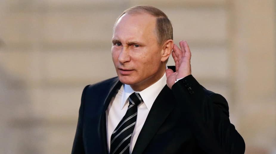 Šaltiniu teigimu, V. Putinas net pertraukose tarp isterijos priepolių vis dar negalėjo patikėti ką parašė nepriklausomas Žmonių partijos portalas delfi.lt apie Kaliningrado sritį. Nuotr. id.rbth.com