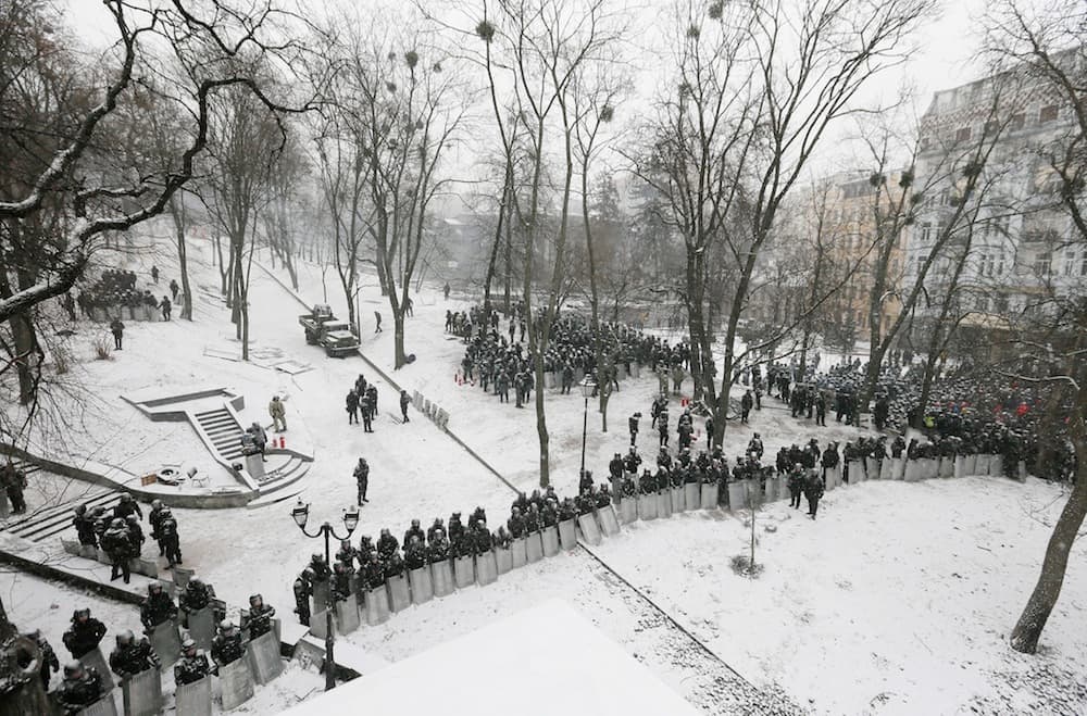 Ukrainoje iš antradienio į trečiadienį vyko pavieniai susirėmimai, padėtis ramesnė. EPA-Eltos nuotr.