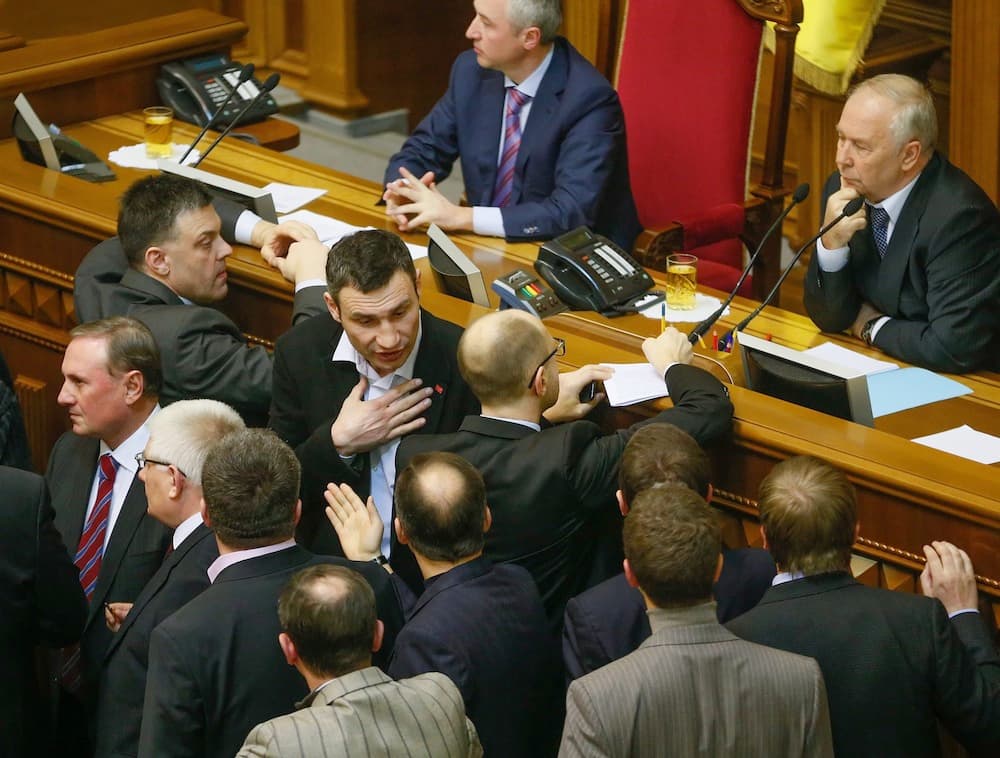 Ukrainos parlamentas patvirtino amnestiją protestuotojams. EPA-Eltos nuotr.