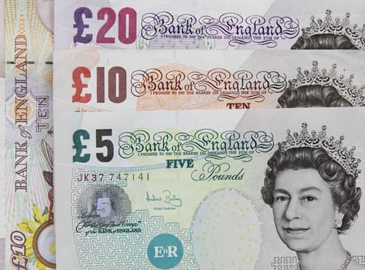 Atsiskyrusi nuo Didžiosios Britanijos Škotija prarastų svarą