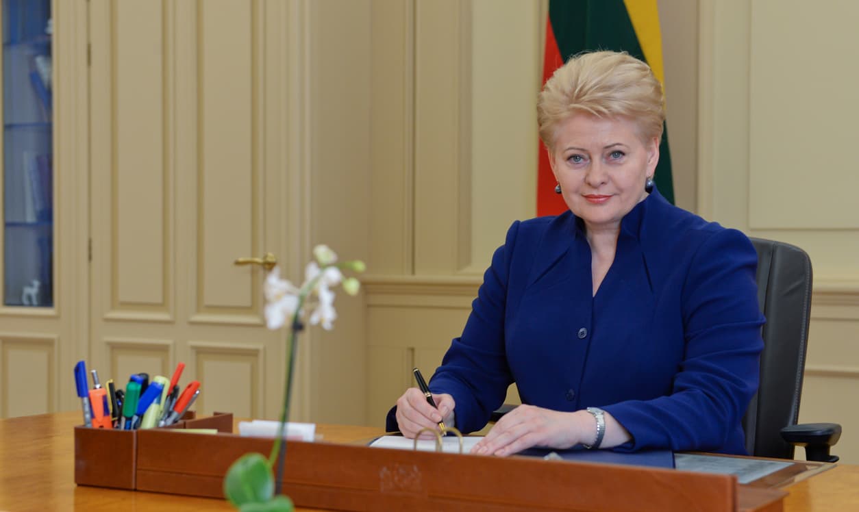 Teisingumui ir skaidrumui užtikrinti didelį dėmesį skirianti, antros kandencijos siekianti Prezidentė Dalia Grybauskaitė. Nuotr. prezidentas.lt