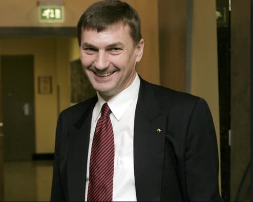 Atsistatydina Estijos ministro pirmininko pareigas einantis Andrusas Ansipas. Estonianfreepress.com nuotr.