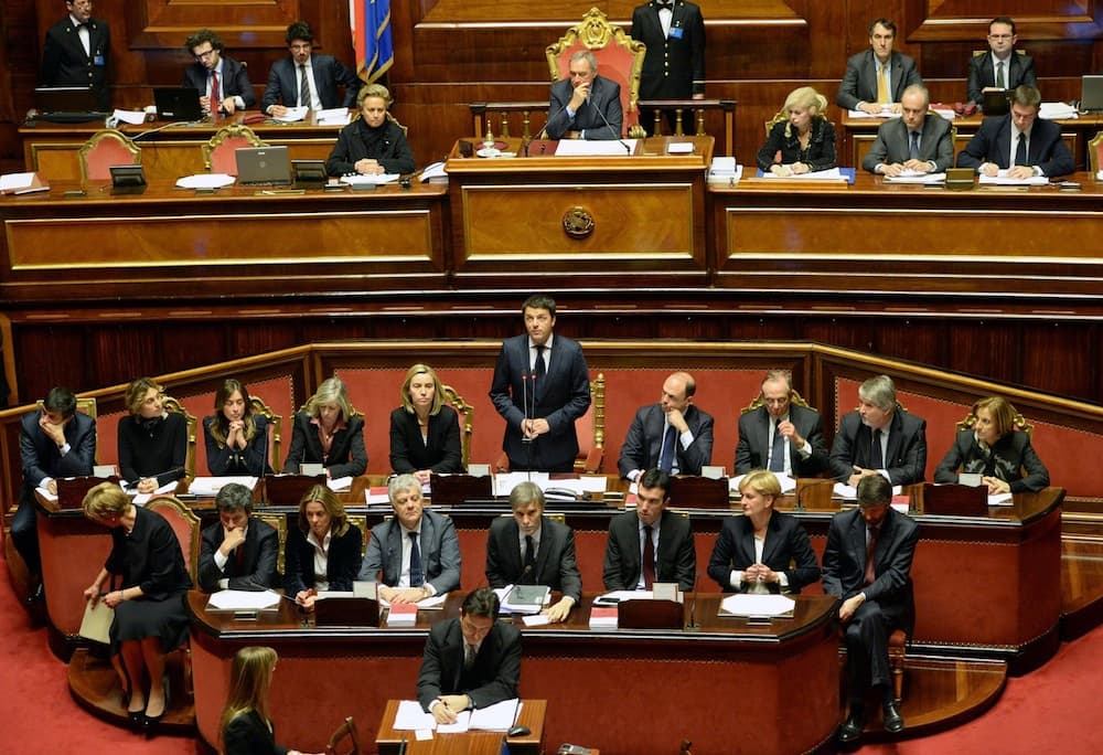Italijos neseniai prisaikdintas ministras pirmininkas Matteo Renzi Senate laimėjo balsavimą dėl pasitikėjimo naująja vyriausybe. EPA-Eltos nuotr.