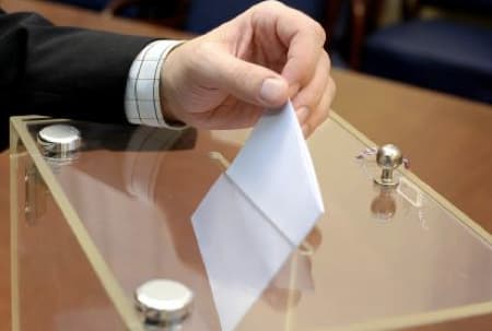 Užsienio lietuviai prie balsadėžių kol kas neskuba