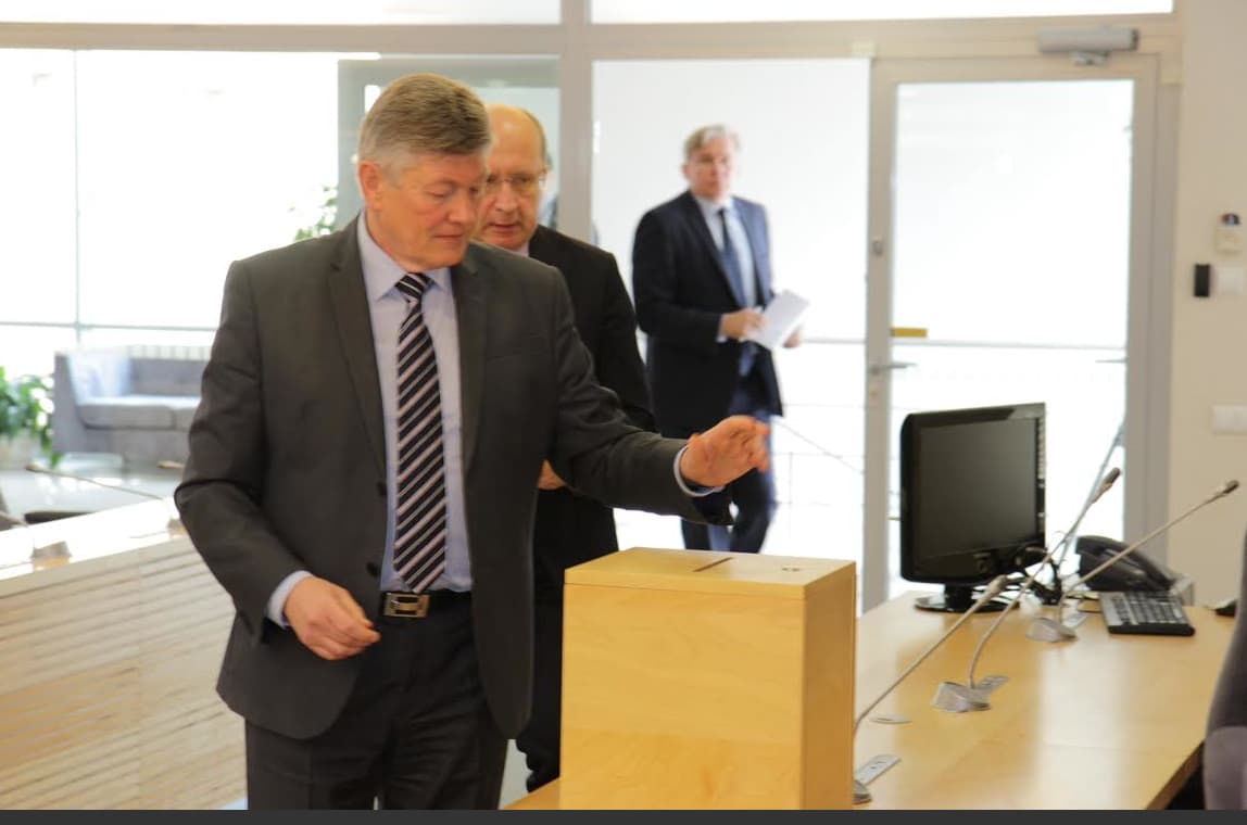Slapto balsavimo akimirka. Nuotr. E.eu