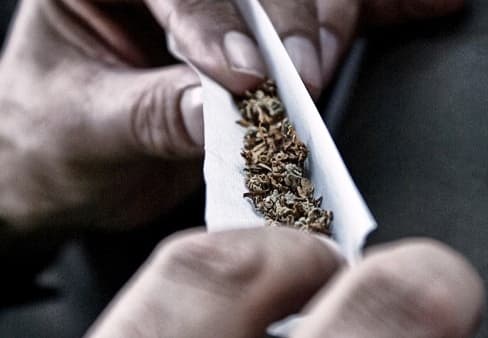 Anglijoje ir Velse narkotikus vartojančių žmonių skaičius išaugo iki 2,7 mln.