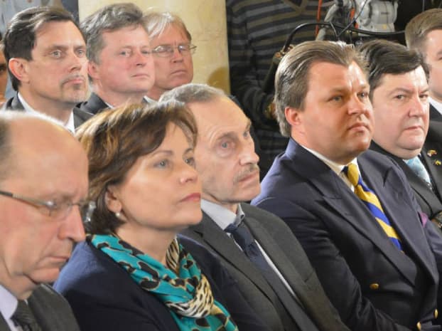 R. Juknevičienė (pirmoje eilėje antra iš kairės)