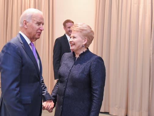 Prezidentė su Joe Bidenu aptarė regiono saugumo klausimus