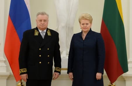 Aleksandras Udalcovas ir Dalia Grybauskaitė (kairėje).