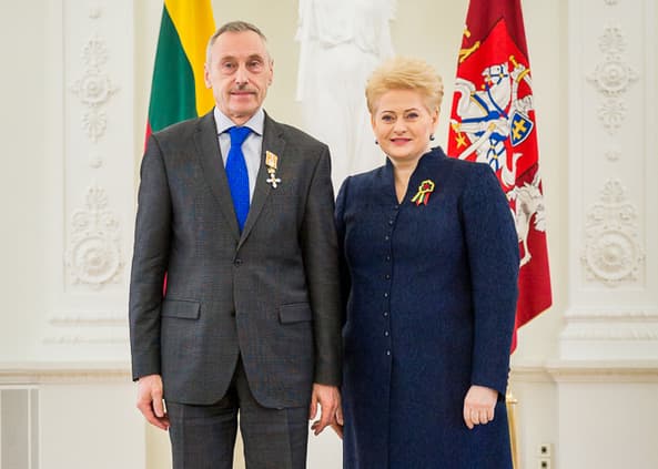 Aukščiausi Valstybės apdovanojimai – A. Kubiliui, A. Sekmokui, kitiems ministrams