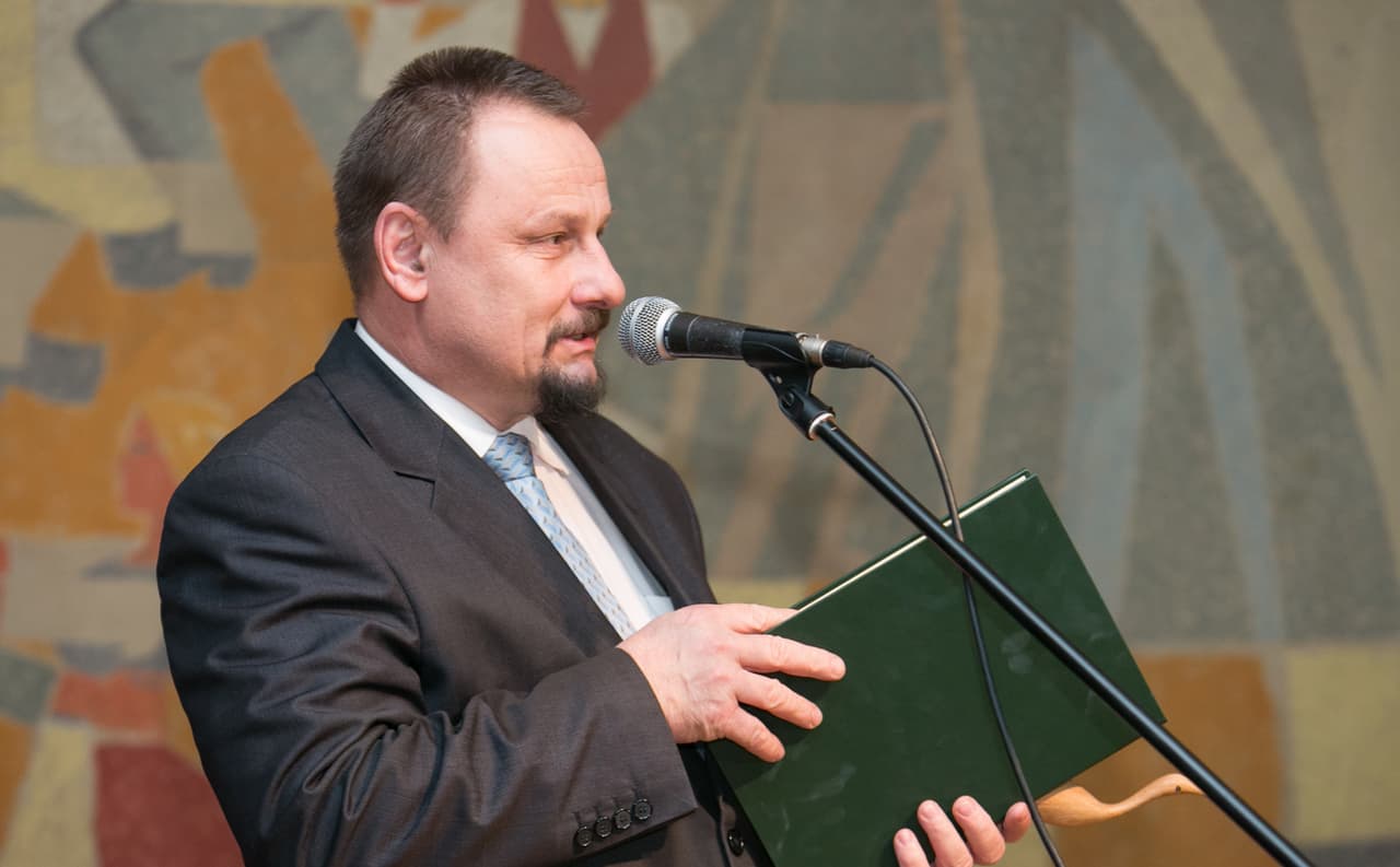 Lytinėmis nuodėmėmis provokatorių kaltinamas Anykščių meras S. Obelevičius. Nuotr. tsajunga.lt