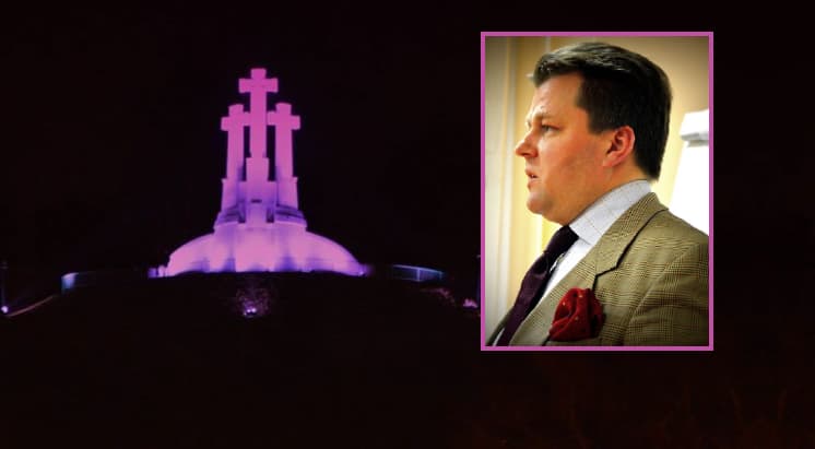 Konservatorius mano, kad violetinė yra valstybės-prostitutės spalva. Tačiau taip nėra