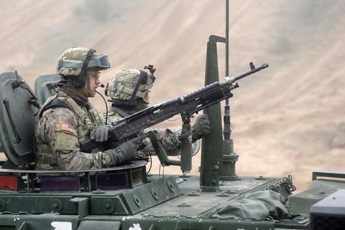Daugiau armijos, daugiau tankų, daugiau mokymų!