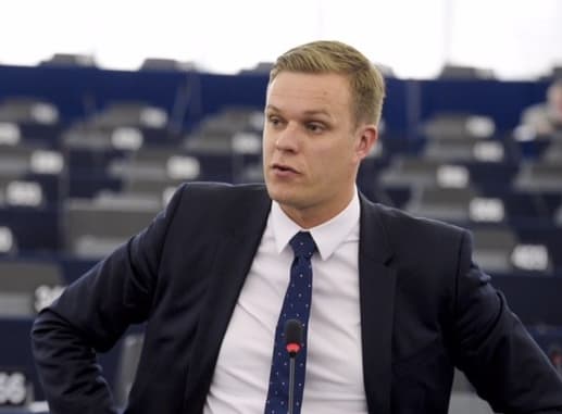 ES turi nusimesti „rožinius akinius“ ir duoti griežtą atsaką Rusijai