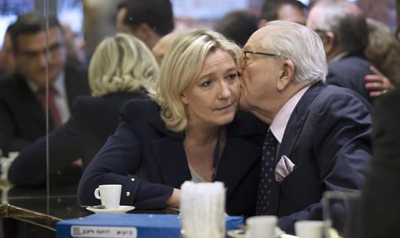 Marin Le Pen apkaltino tėvą „grubiomis provokacijomis“