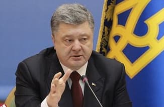 Porošenka pranešė apie ketinimą rengti referendumą dėl stojimo į NATO