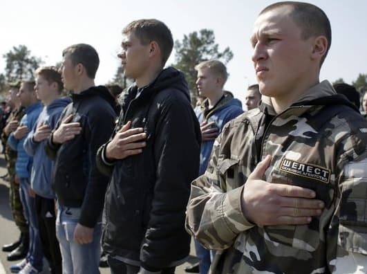 Tūkstančiai ukrainiečių slepiasi nuo kariuomenės