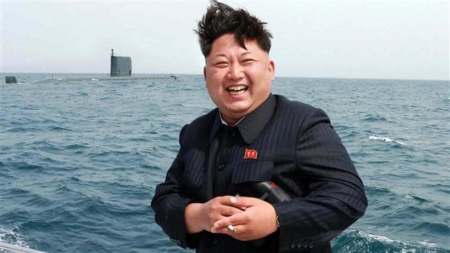 Šiaurės Korėjos vadas povandeninio laivo raketos bandymą pavadino stebuklu