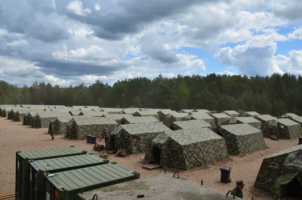 Lietuva greičiausiai sugebės priimti ir tūkstančius pabėgėlių, nes 3000 karių sklandžią logistinę paramą ji sugebėjo suteikti. Daugirdo Antulio nuotr.