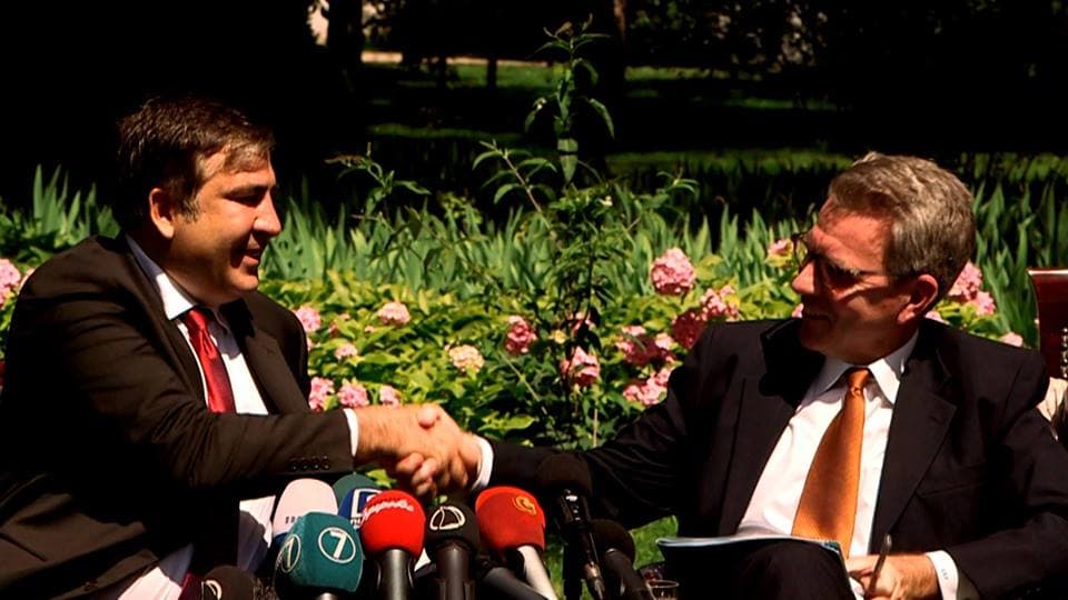 Odesos gubernatorius Michailas Saakašvilis ir JAV ambasadorius Ukrainoje Džefris R. Pajetas.