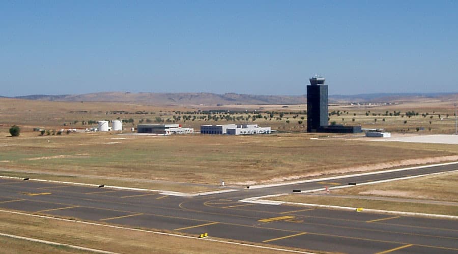 Don Kichoto oro uostas (arba Ciudad Real Central), esantis už 200 km nuo Madrido, pastatyti kainavo 1,1 mlrd. eurų, parduotas Kinijos kompanijai vos už 10 tūkst. eurų.