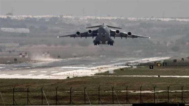 Turkija pradėjo bombarduoti Siriją