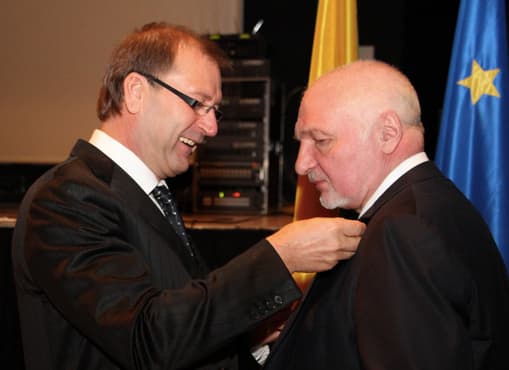 V. Mazuronis (dešinėje)