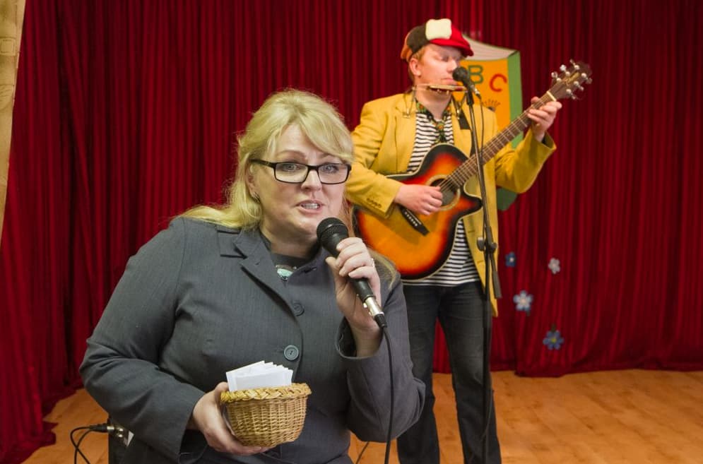 Socialinės apsaugos ir darbo ministrė Algimanta Pabedinskienė (kairėje). Nuotr. socmin.lt