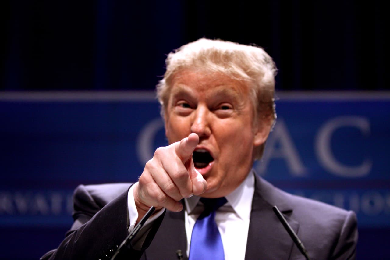Donaldas Trampas Džebą Bušą lenkia dvigubai