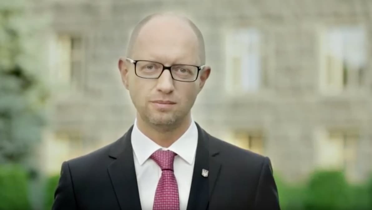 Jaceniukas. Pensijos. Atlyginimai. Tabletė užuomaršoms