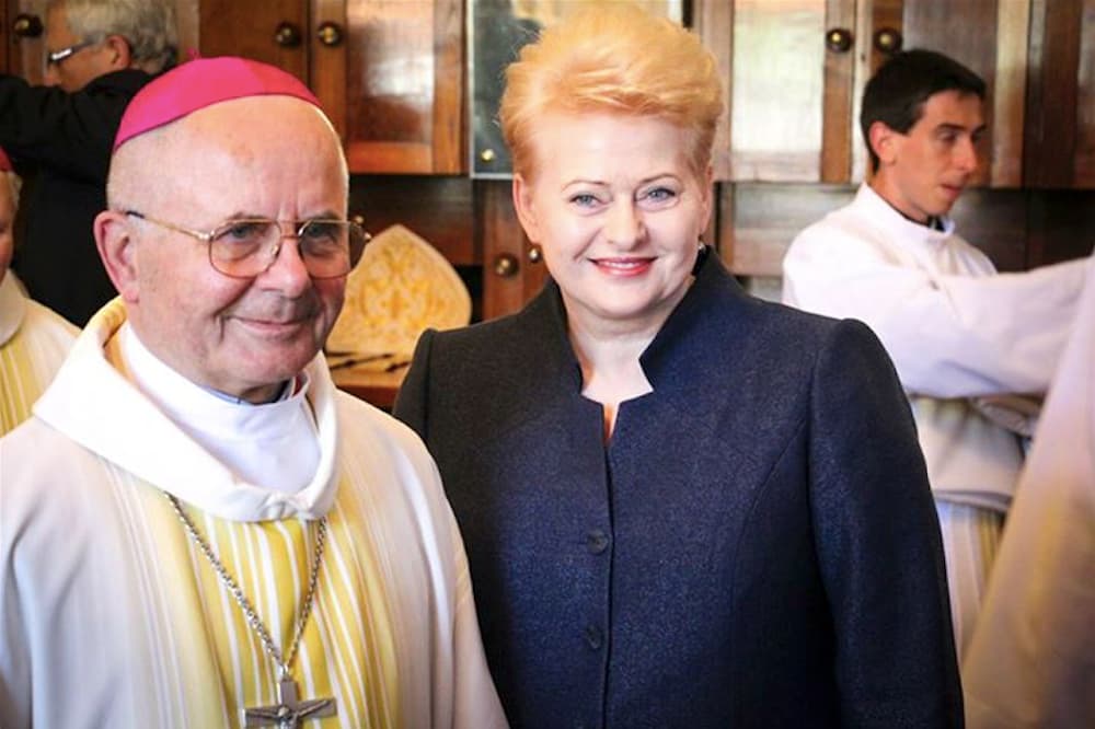 Prezidentė D. Grybauskaitė (viduryje).