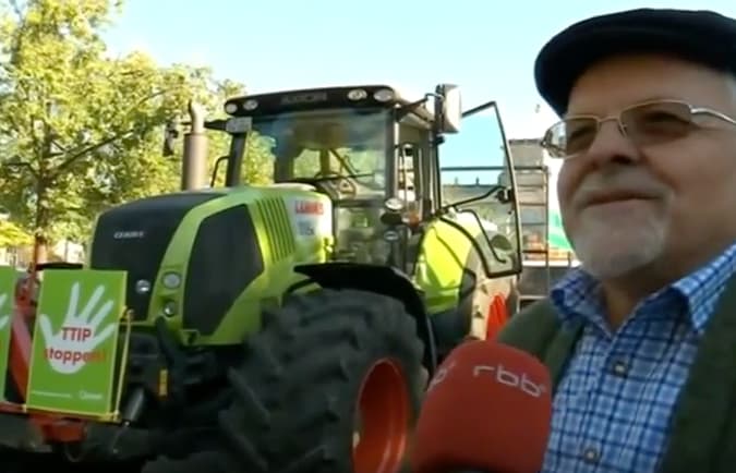 Vokietijos gyventojai įtariai žiūri į susitarimą dėl laisvos prekybos sutarties su JAV